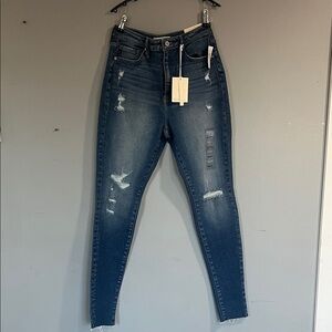 Woman’s KanCan Blue Distressed Skinny Jeans 28x28